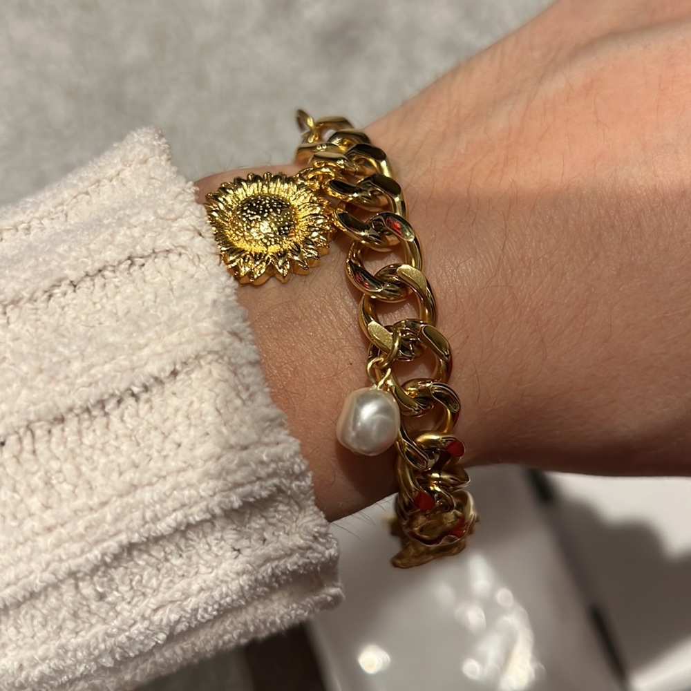 Vincent Van Gogh yellow gold plated charm bracelet - Picture 7 of 7